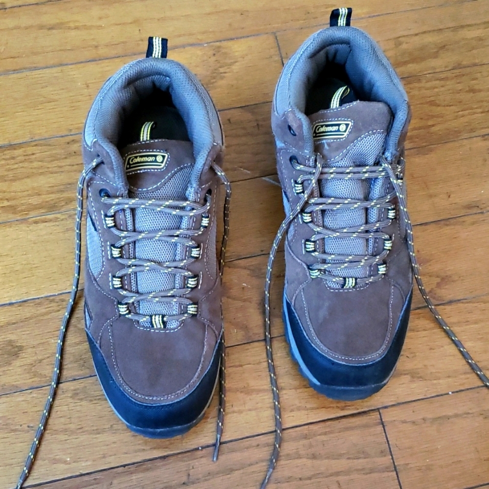 Men/Teen boys Coleman Hiking shoes/boots. Size 9 1/2